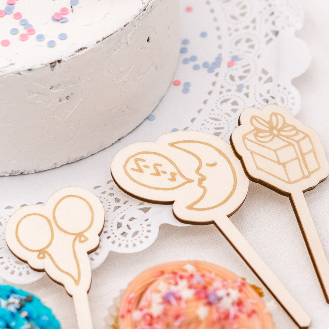 Cake Topper Set zur Babyparty, 7-teilig aus Holz "Oh Baby" - JULIBER MANUFAKTUR