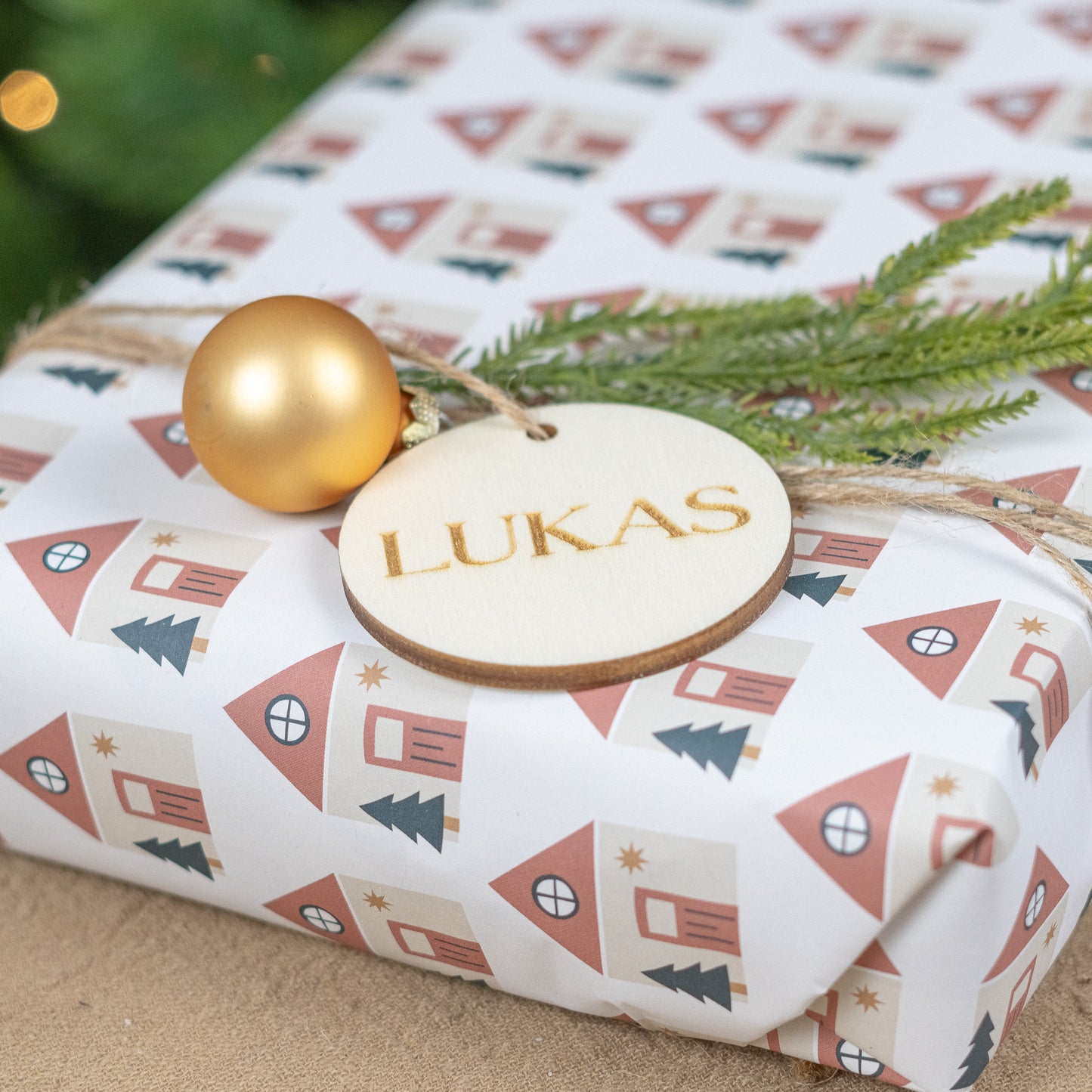 Geschenkanhänger personalisiert, rund aus Holz "Basic"