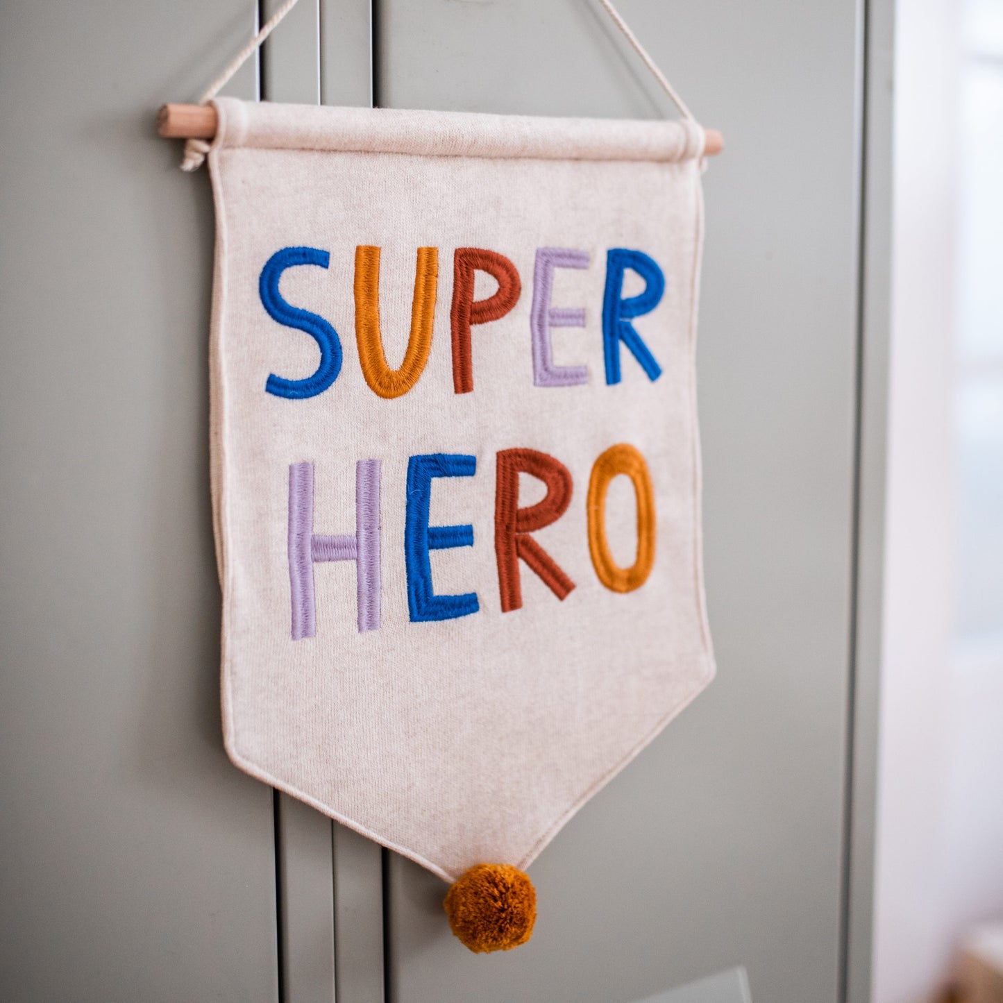 Wandbehang Kinderzimmer in Wimpel-Form "SUPER HERO"