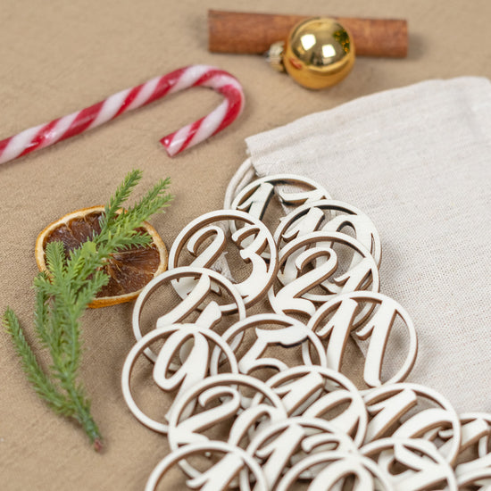 Zahlenset für DIY-Adventskalender, 24er Set aus Holz "Roundie"