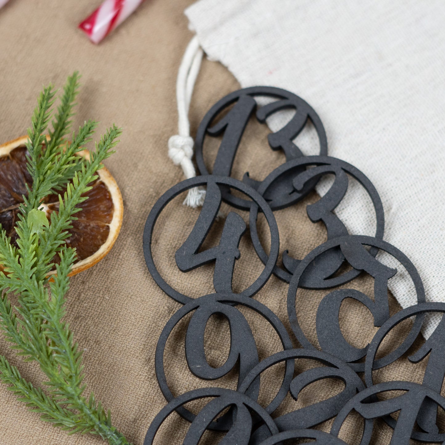 Zahlenset für DIY-Adventskalender, 24er Set aus Holz "Roundie"