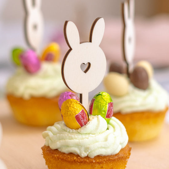 Cake Topper Set für Muffins zu Ostern aus Holz "Herzhasen" - JULIBER MANUFAKTUR