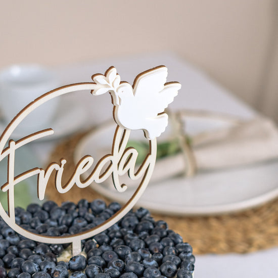 Cake Topper personalisiert zur Taufe & Kommunion aus Holz und Acrylglas "Friedenstaube"