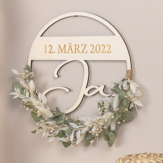 Türkranz personalisiert zur Hochzeit aus Holz mit Trockenblumen "Ja"