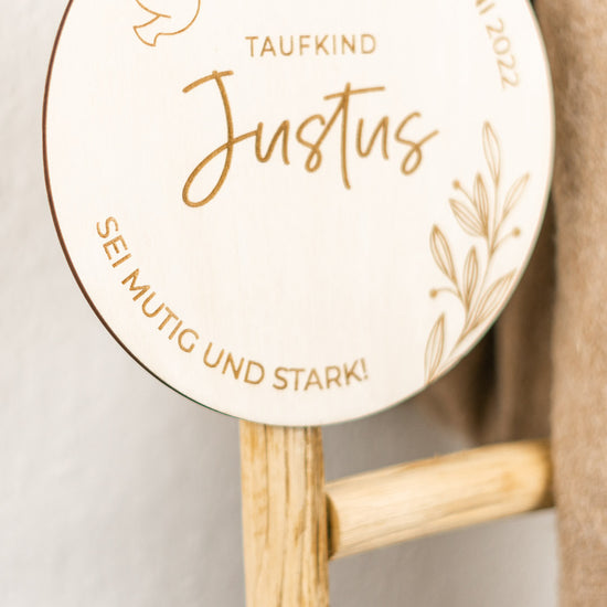 Holzschild personalisiert zur Taufe oder Kommunion  "Mutig & Stark"