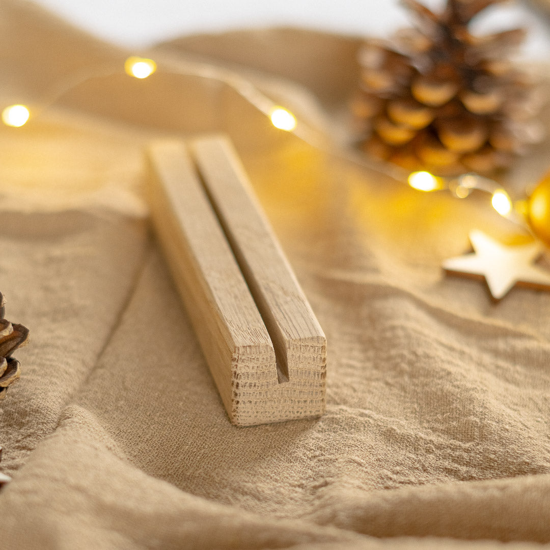 Postkartenhalter Weihnachten aus Eichenholz mit Gravur "Stern"