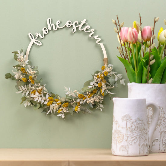 Türkranz Frühling aus Holz mit Trockenblumen "Frohe Ostern"