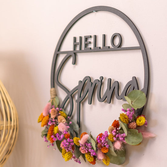 Türkranz Frühling aus Holz mit Trockenblumen "Hello Spring"