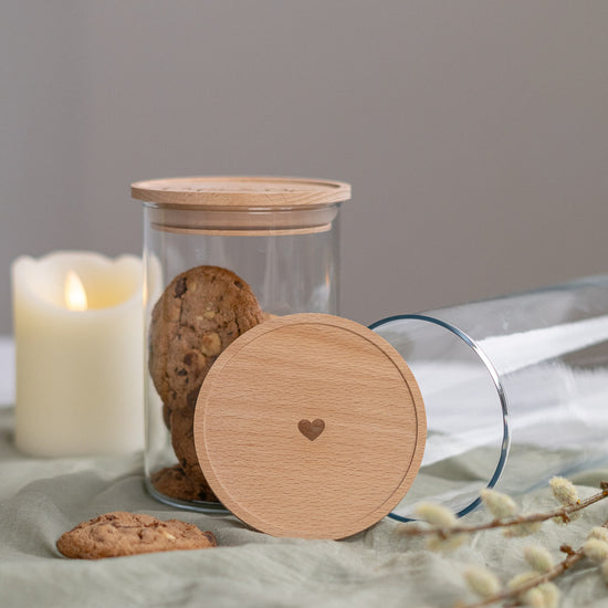 Vorratsglas mit Holzdeckel und Gravur "Herz"