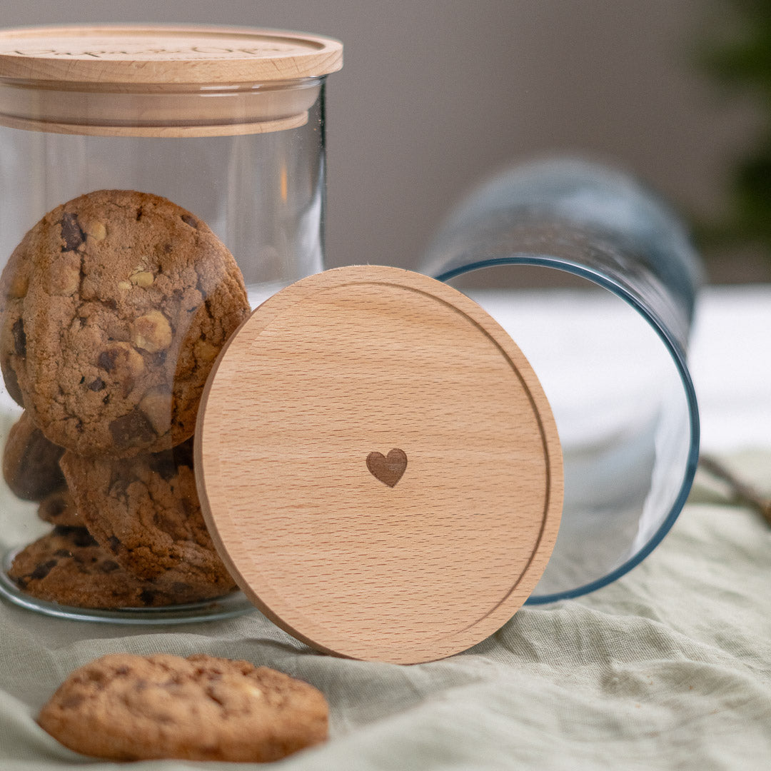 Vorratsglas mit Holzdeckel und Gravur "Herz"