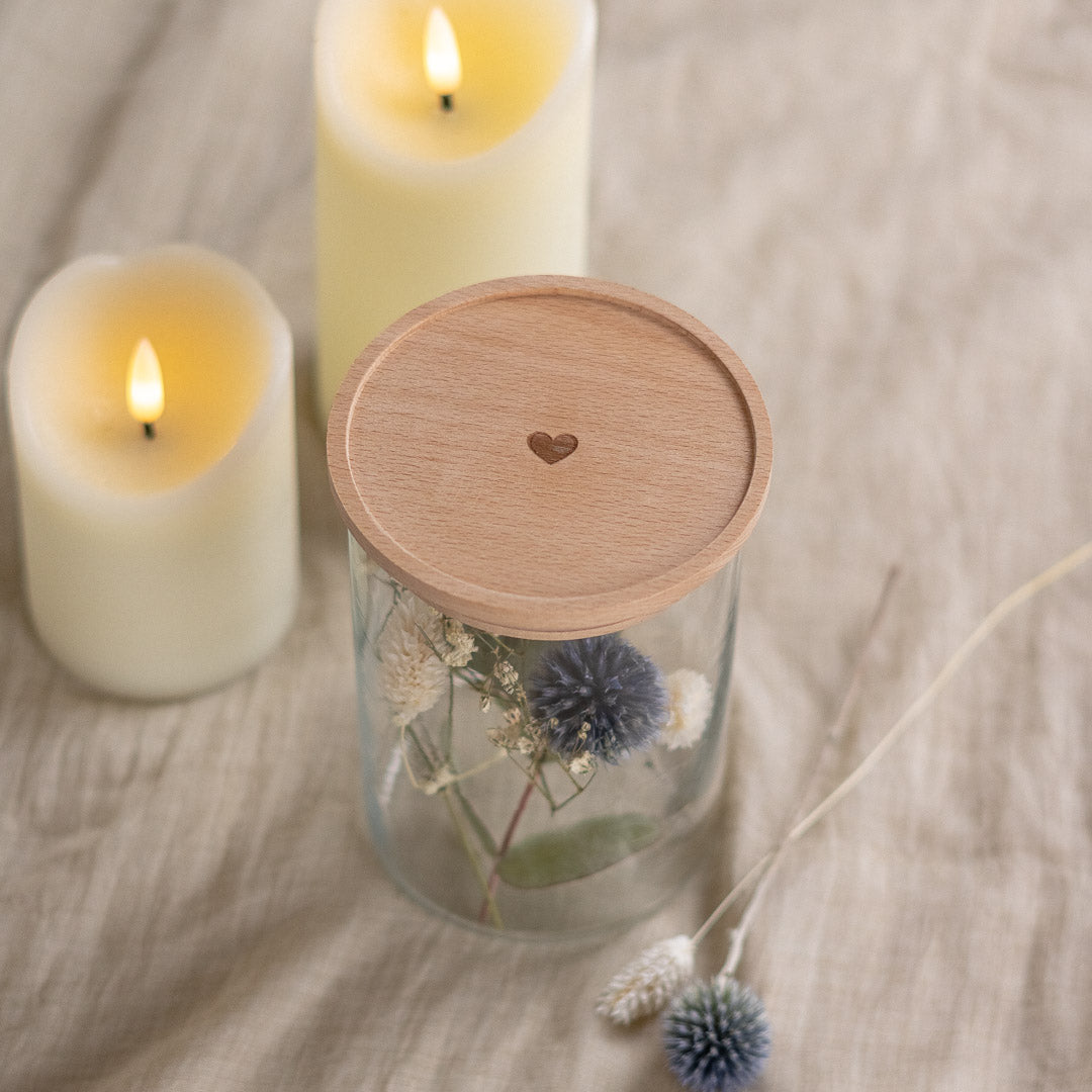 Vorratsglas mit Holzdeckel und Gravur "Herz"